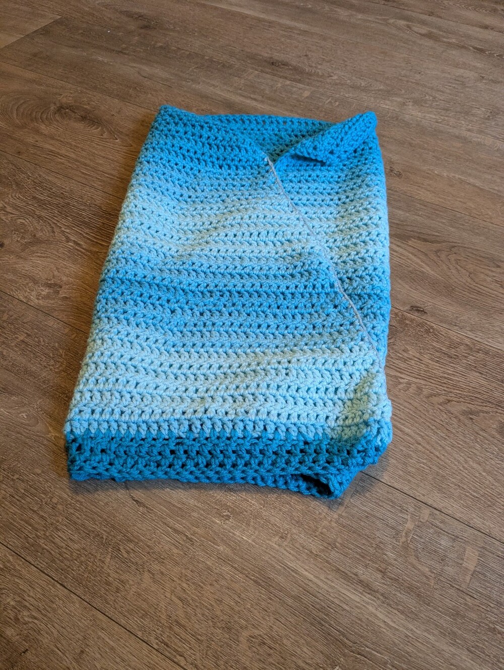 Men's Blue Gradient Crochet Shorts